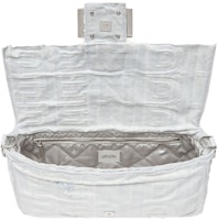 펜디X마크제이콥스 맥시 바게트 백 (화이트 데님)
Lookbook 펜디X마크제이콥스 맥시 바게트 백 (화이트 데님)