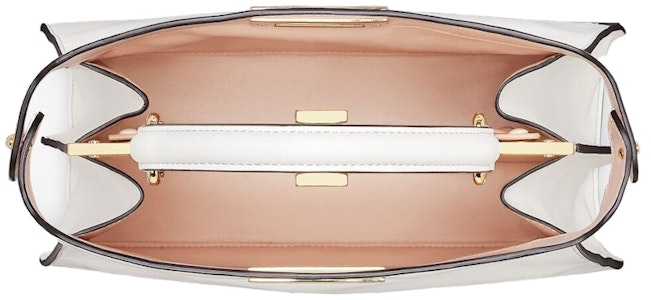 フェンディ バイ マーク ジェイコブス ピーカブー ISeeU ミディアム ホワイト レザーバッグ Lookbook フェンディ バイ マーク ジェイコブス ピーカブー ISeeU ミディアム ホワイト レザーバッグ