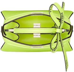Fendi oleh Marc Jacobs Peekaboo ISeeU Petite Beg Kulit Kuning Neon Lookbook Fendi oleh Marc Jacobs Peekaboo ISeeU Petite Beg Kulit Kuning Neon