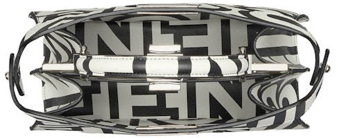 Fendi by Marc Jacobs Peekaboo ISeeU 小号双色皮革包 Lookbook Fendi by Marc Jacobs Peekaboo ISeeU 小号双色皮革包