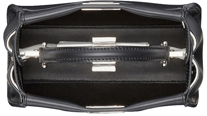 マーク・ジェイコブスによるフェンディ、ピーカブー ミニ ブラックレザーバッグ。 Lookbook マーク・ジェイコブスによるフェンディ、ピーカブー ミニ ブラックレザーバッグ。