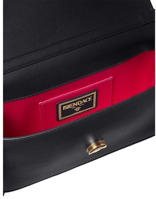 芬迪 Fendace 黑色法棍肩包 Lookbook 芬迪 Fendace 黑色法棍肩包