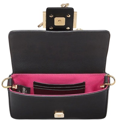 芬迪 Fendace 黑色迷你Baguette胸針 Lookbook 芬迪 Fendace 黑色迷你Baguette胸針