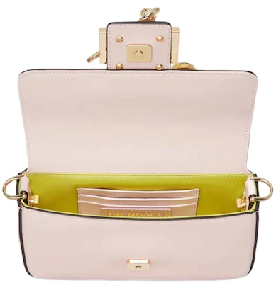 Fendi Fendace Bros Kecil Baguette Merah Muda Lookbook Fendi Fendace Bros Kecil Baguette Merah Muda