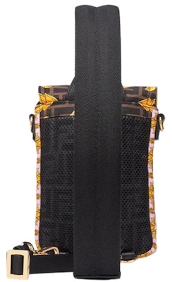 펜디 펜다체 미니 백팩 (멀티컬러)
Lookbook 펜디 펜다체 미니 백팩 (멀티컬러)