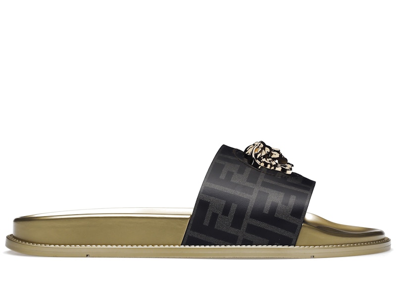 Buy VERSACE 凡賽斯 FENDER CHE FF 涼鞋 卡其色