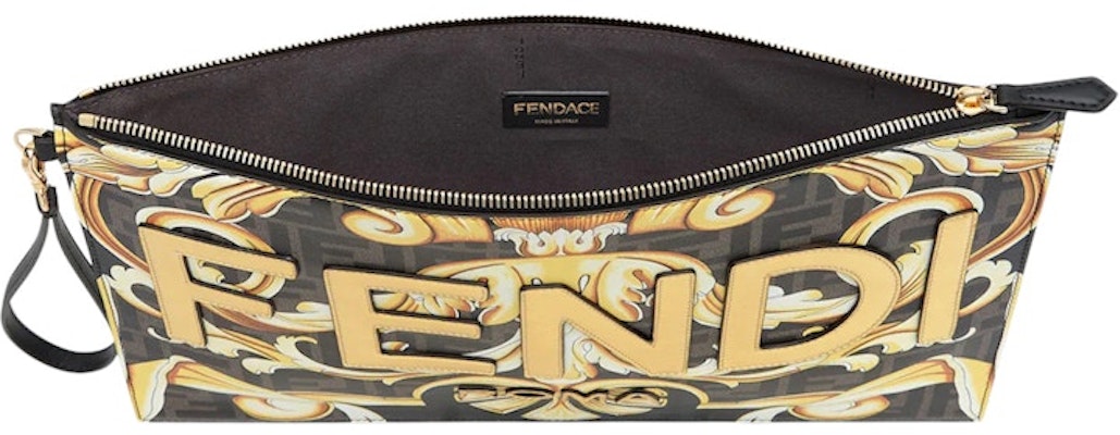 펜디 펜다체 라지 플랫 파우치 (블랙/멀티)
Lookbook 펜디 펜다체 라지 플랫 파우치 (블랙/멀티)