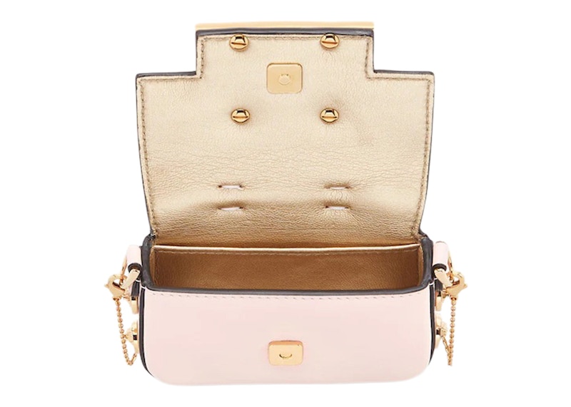 Lookbook Fendi Fendace Nano Baguette Pesona Warna Pink
