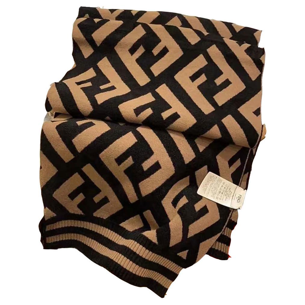 Lookbook FENDI FF 標誌印花棕色針織圍巾 男女通用 FXT251A2OJF0QB8