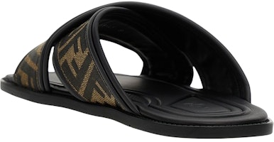 FENDI芬迪 徽標刺繡 平底 時尚涼拖 男款 黑色 Shop FENDI芬迪 徽標刺繡 平底 時尚涼拖 男款 黑色