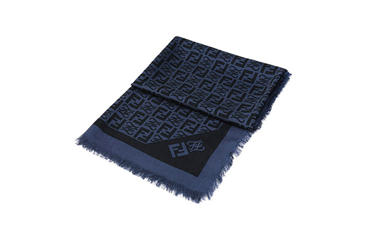 Shop FENDI FF圖案男士桑蠶絲絲巾 - 100%純正桑蠶絲 FXS610AIJOF0QR8