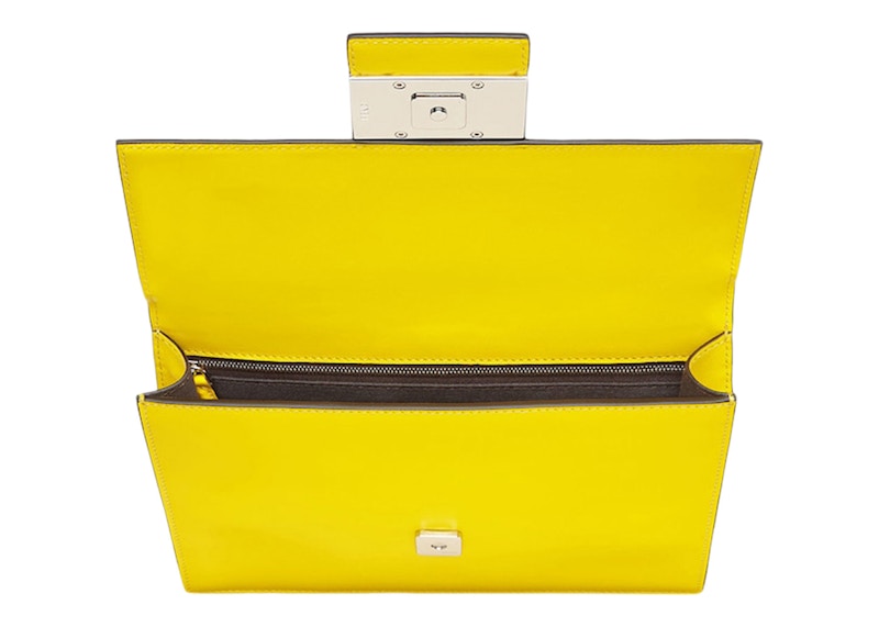 Lookbook Bolso Fendi Flat Medium Baguette Amarillo
