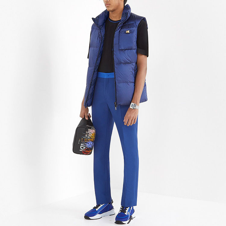 Purchase FENDI FW21 Vest Nylon Biru dengan Kolar Berdiri. FT0043AGZJF0UV4