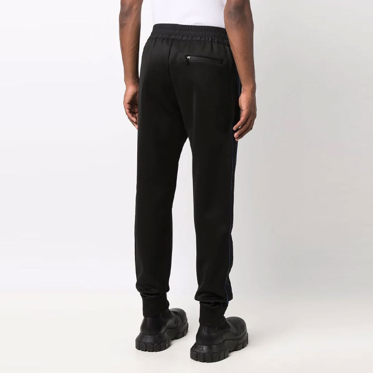 Shop 펜디 FW21 엘라스틱 웨이스트 조거 스웻팬츠 블랙 FAB626AGJNF02W2