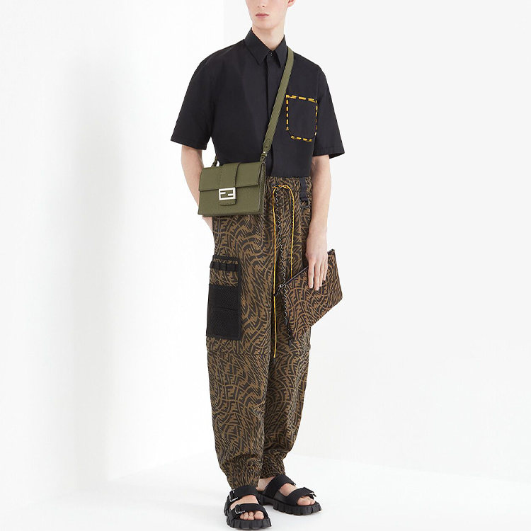 Purchase 芬迪FW21标志印花可拆卸多功能工装裤棕色。 FB0711AG87F1440