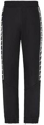 FENDI FW22 Seluar Jogger Hitam Knit dengan Logo Tali & Pinggang Elastik. FAB645AM0BF0GME Order FENDI FW22 Seluar Jogger Hitam Knit dengan Logo Tali & Pinggang Elastik. FAB645AM0BF0GME