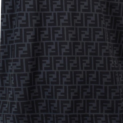 FENDI FW22 Black Logo Pattern Short-Sleeve T-Shirt with Contrast Collar FY0936A6ZUF0856 Sizing FENDI FW22 Black Logo Pattern Short-Sleeve T-Shirt with Contrast Collar FY0936A6ZUF0856