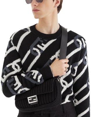 FENDI FW22 Chain Pattern Crewneck Pullover Sweater Black FZX085AL3VF0QA1 Details for FENDI FW22 Chain Pattern Crewneck Pullover Sweater Black FZX085AL3VF0QA1