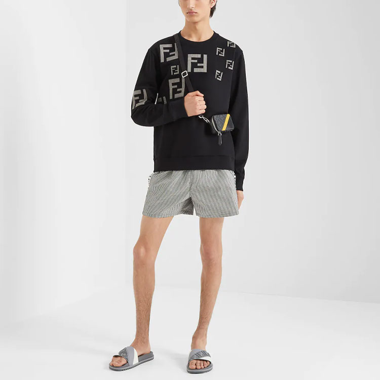 Shop FENDI FW22 灰色中腰拼接Logo束繩休閒短褲。 FXB077AL4DF11H9