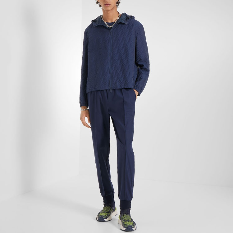 Shop FENDI FW22 浮雕標誌連帽外套 藍色 FW1190AM80F1J79