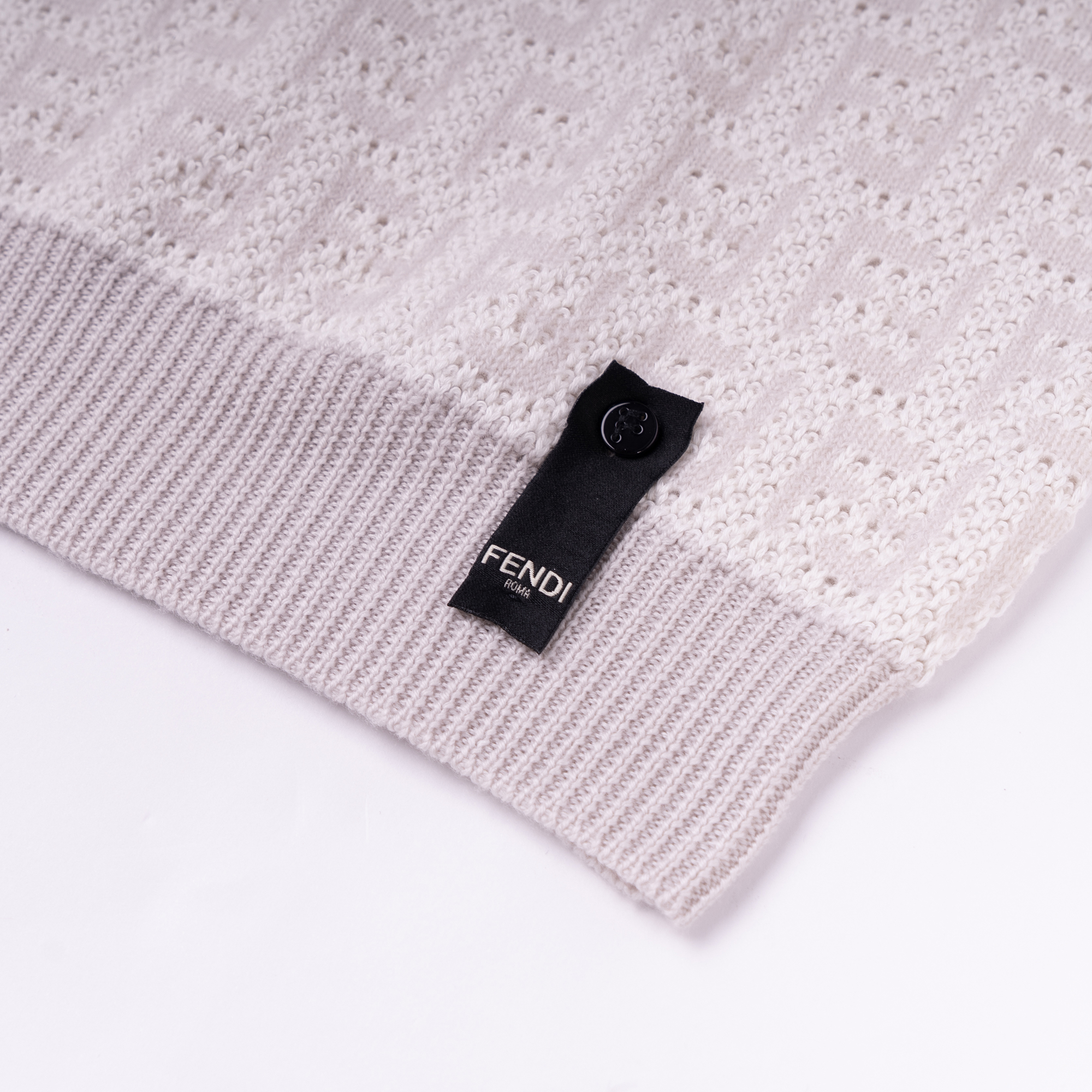 Purchase 芬迪 FW22 粉色羊毛长袖圆领毛衣 FZX034AKFSF1HXT