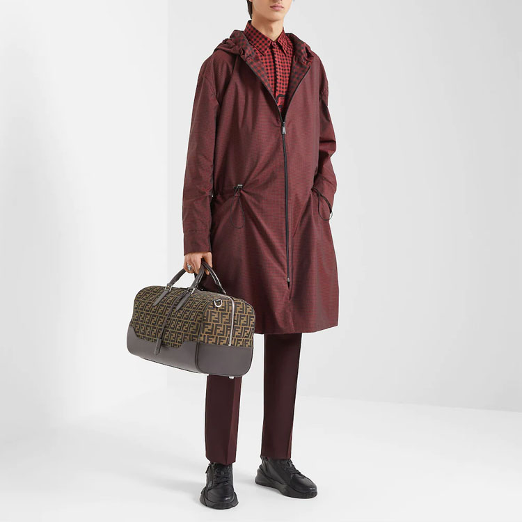 Purchase FENDI FW22 Jaket Hoodie Mid Panjang Kotak Merah Reversible dengan Ritsleting. FAA864AL42F16E4