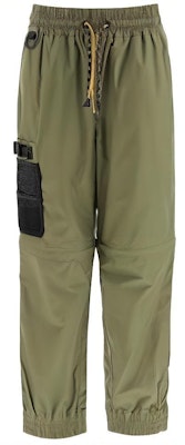 FENDI Green Removable Leg Casual Pants. FAB620AGBGF1DO7 Lookbook FENDI Green Removable Leg Casual Pants. FAB620AGBGF1DO7