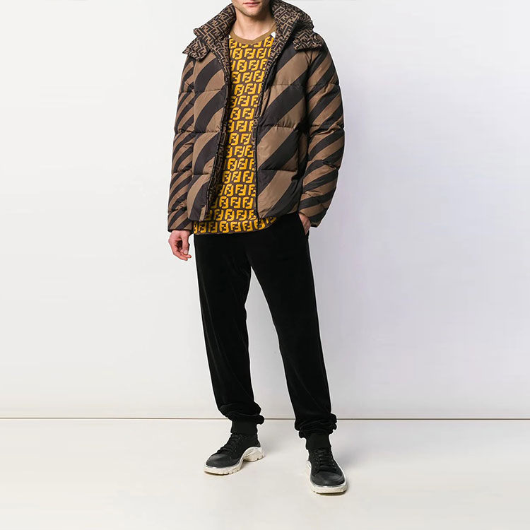 Lookbook FENDI 深棕色字母條紋印花連帽羽絨外套 FAA582A79OF13IZ