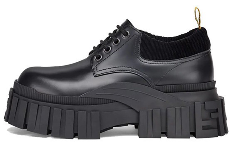 Fendi Low-Top Sneaker 'Black Leather'