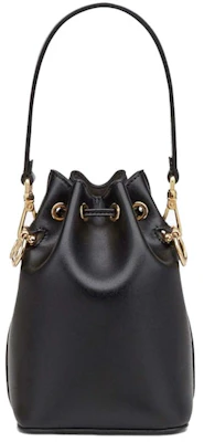 펜디 몽 트레저 가죽 미니 버킷 백 블랙
Order 펜디 몽 트레저 가죽 미니 버킷 백 블랙