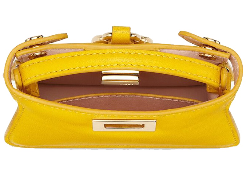 Lookbook Beg Tautan Silang Pesona Nano Peekaboo Fendi - Kuning