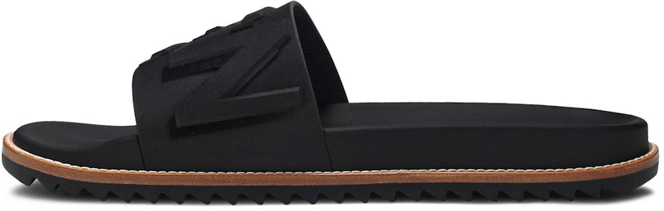 펜디 로고 슬라이드 (Fendi Logo Slide) 7X1148-IA6-F0GME Lookbook 펜디 로고 슬라이드 (Fendi Logo Slide) 7X1148-IA6-F0GME