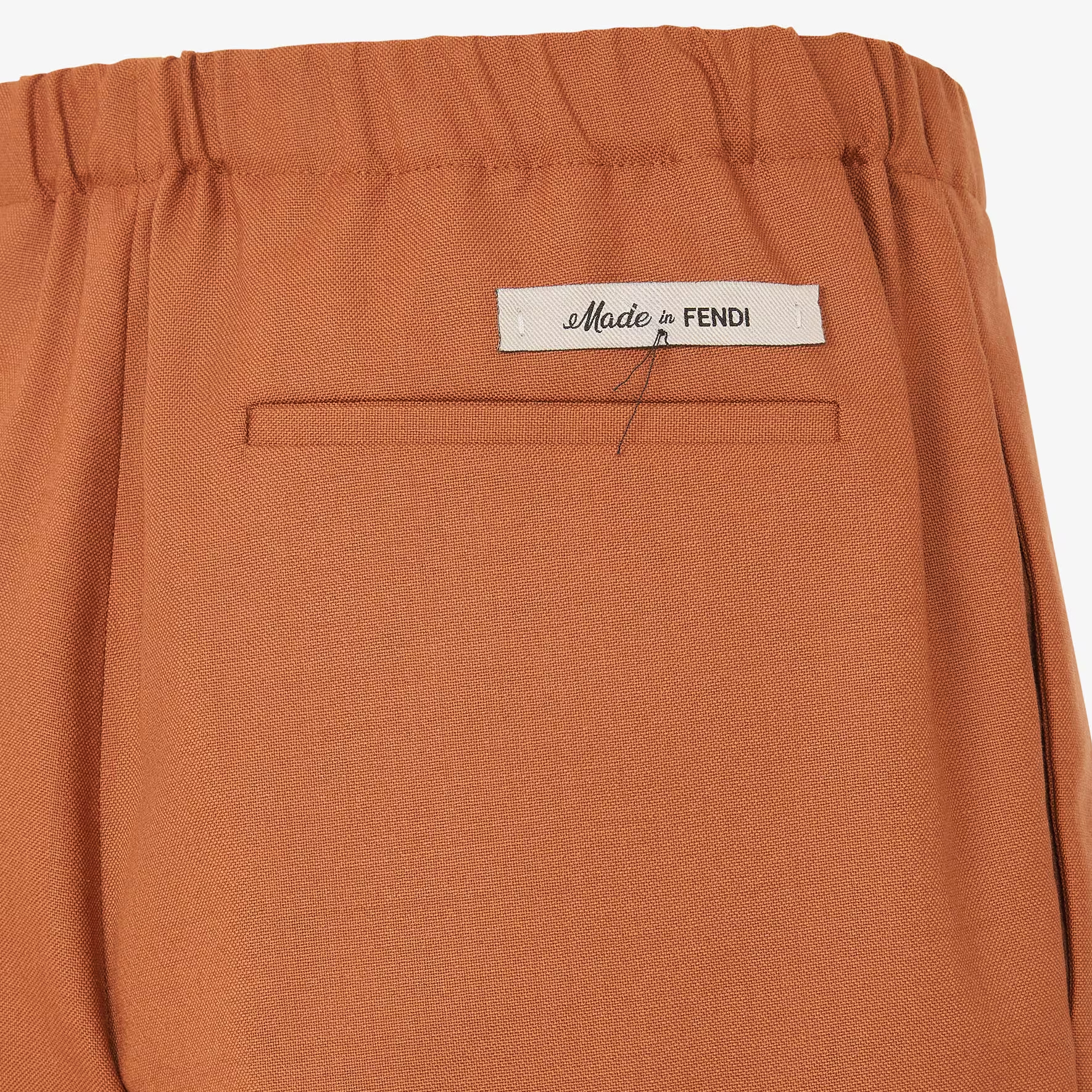 Shop 芬迪棕色弹性腰带褶皱设计休闲裤 FB0979AR8SF1MTR