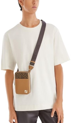 FENDI 純色圓領休閒短袖T恤 白色TEE FY0936AQJ7F-0RQ0 Shop FENDI 純色圓領休閒短袖T恤 白色TEE FY0936AQJ7F-0RQ0