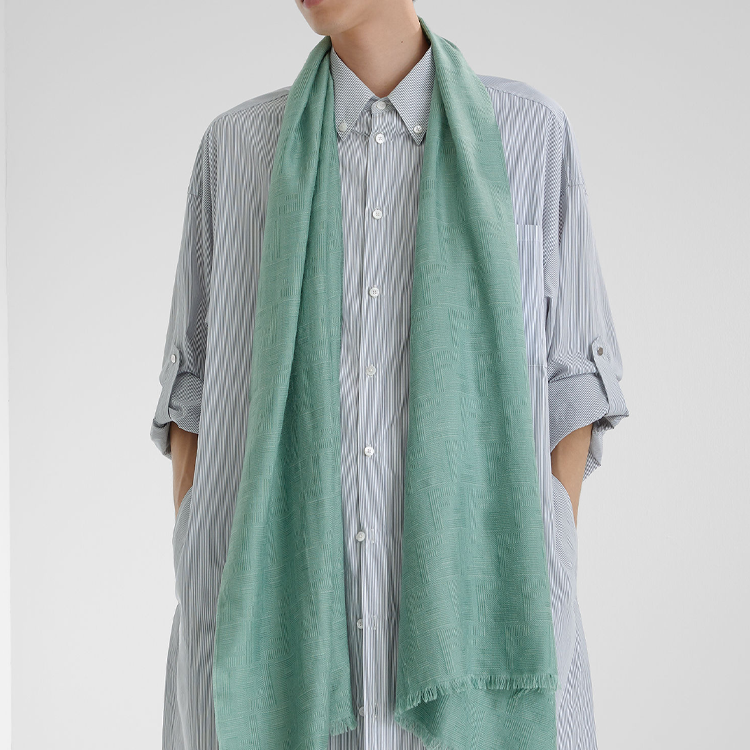 Shop FENDI Reka Bentuk Solid Selendang Hijau Rajut Uniseks Gaya Pasangan FXS726APW7F1DMS