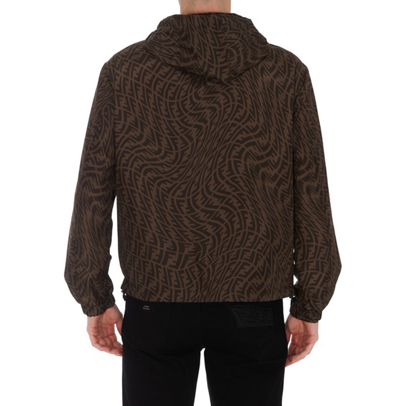 Sizing FENDI SS21 棕色可翻转全印Logo夹克。 FAA830AGBIF1AKH