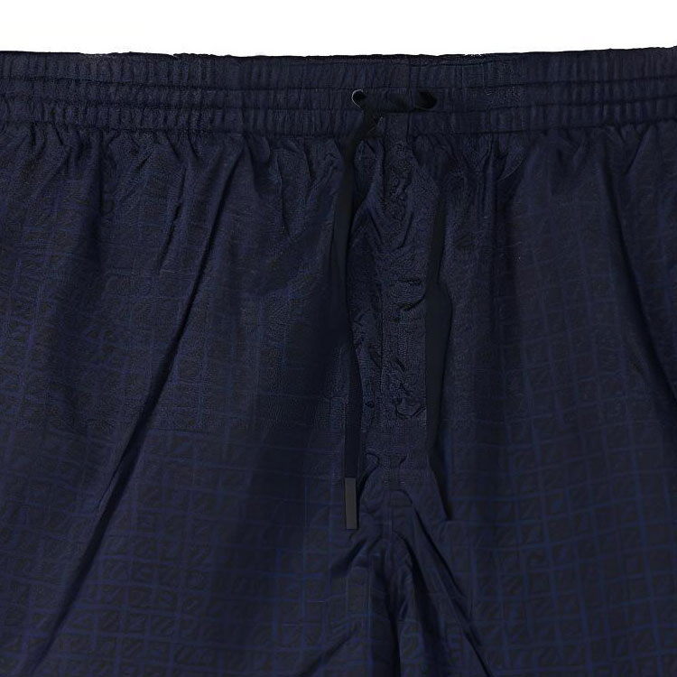 Shop FENDI SS22 黑色抽绳宽松版休闲短裤。 FXB077AH3WF1GW9