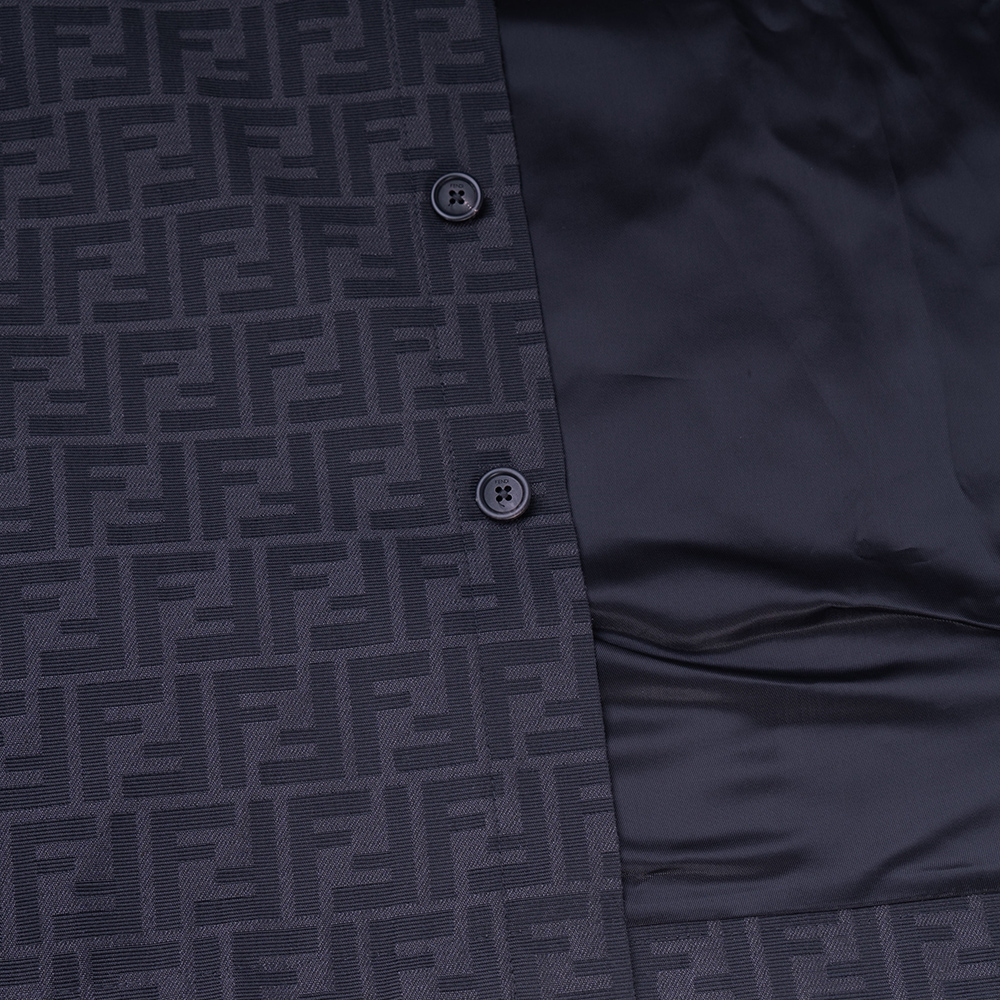 Purchase FENDI SS22 Kemeja Hitam Lengan Panjang dengan Cetak Logo. FW1141A6WJF0QT6