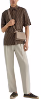 Shop FENDI SS22 黑色短袖襯衫附品牌LOGO印花設計 FS0795AKEEF1440