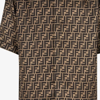 FENDI SS22 Black Short-Sleeve Shirt with Logo Print Design. FS0795AKEEF1440 Sizing FENDI SS22 Black Short-Sleeve Shirt with Logo Print Design. FS0795AKEEF1440