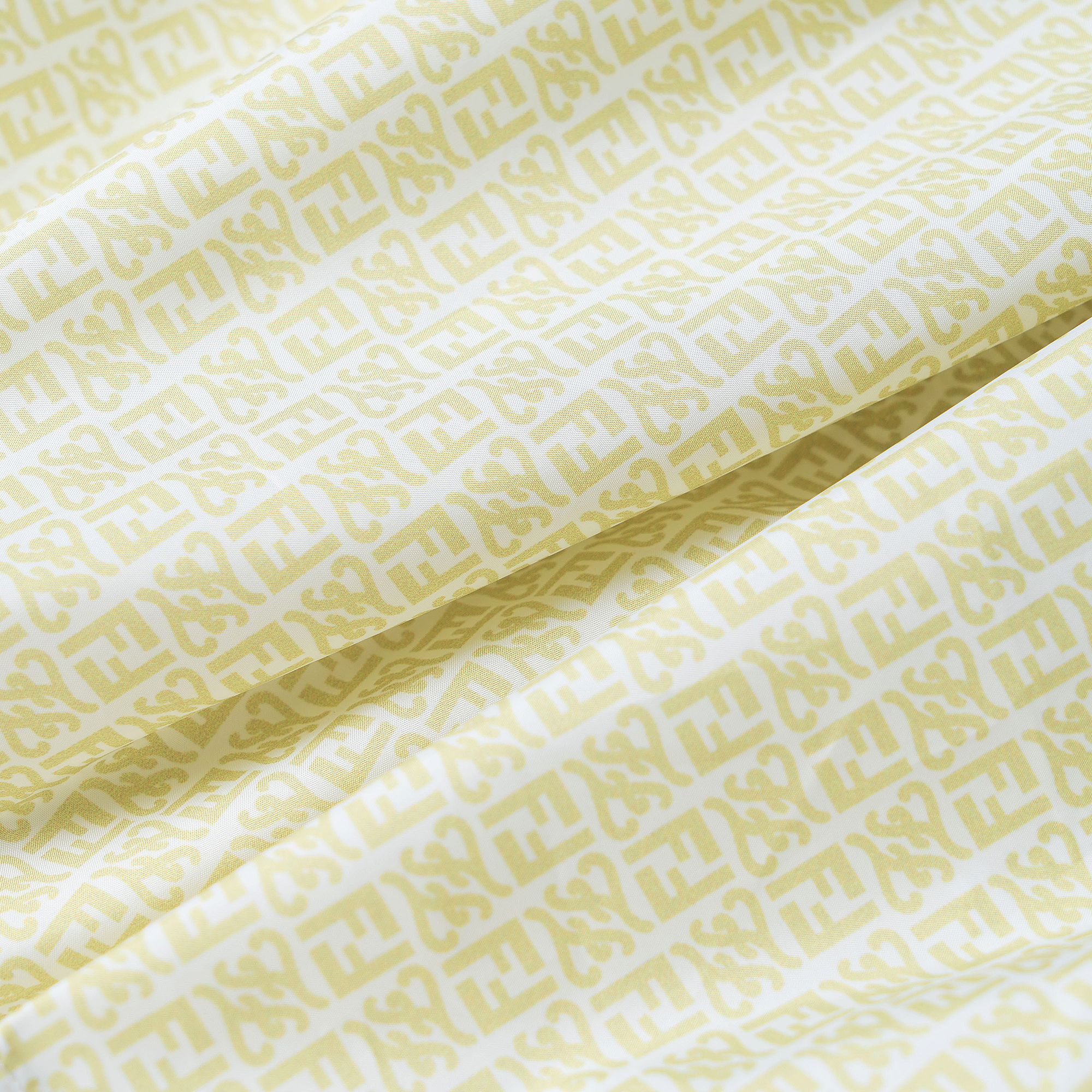 Shop 芬迪 SS22 浅绿色格纹纽扣中腰直筒短裤. FXB079AH3WF1GW6