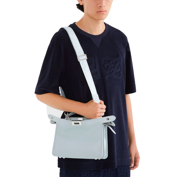 FENDI SS22 Embossed Logo Crewneck T-Shirt Blue  Tee. FY0936A9RUF0QA2 圖 4