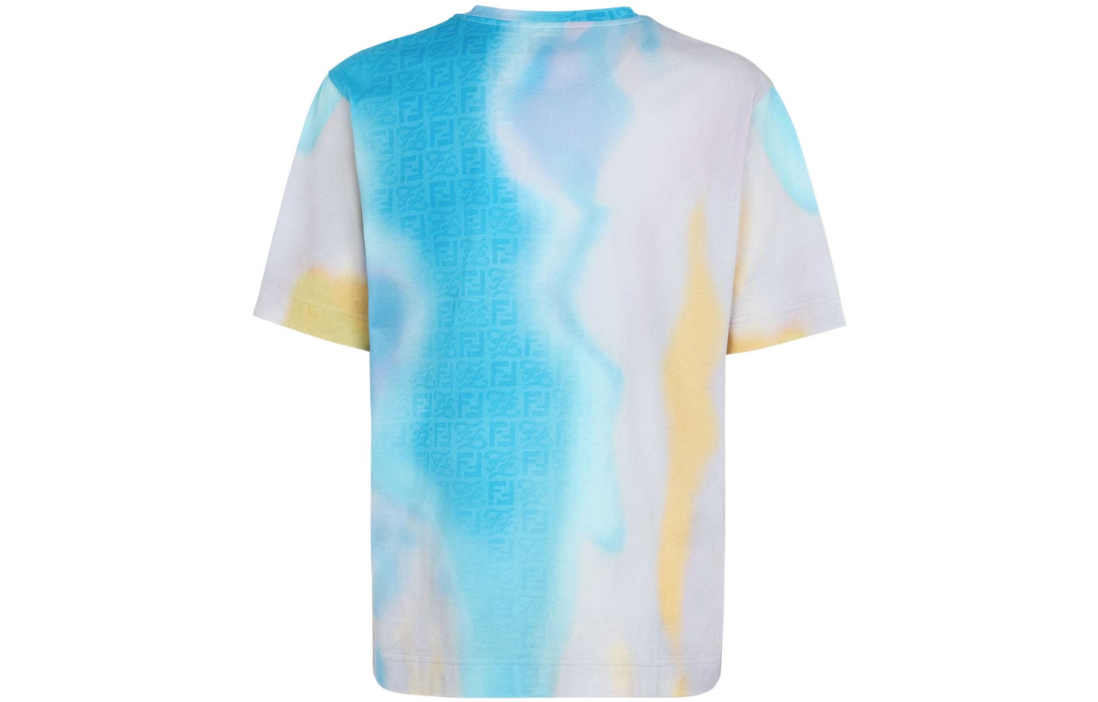 Lookbook FENDI SS22 Gradient Knit Kaos Lengan Pendek Pria Loose Fit. FY0936AIFZF1G38