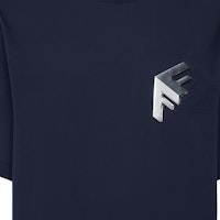 FENDI SS23 Kemeja-T Leher Bulat Lelaki Biru Logo 3D Kasual. FY1217APMCF1AJR Sizing FENDI SS23 Kemeja-T Leher Bulat Lelaki Biru Logo 3D Kasual. FY1217APMCF1AJR