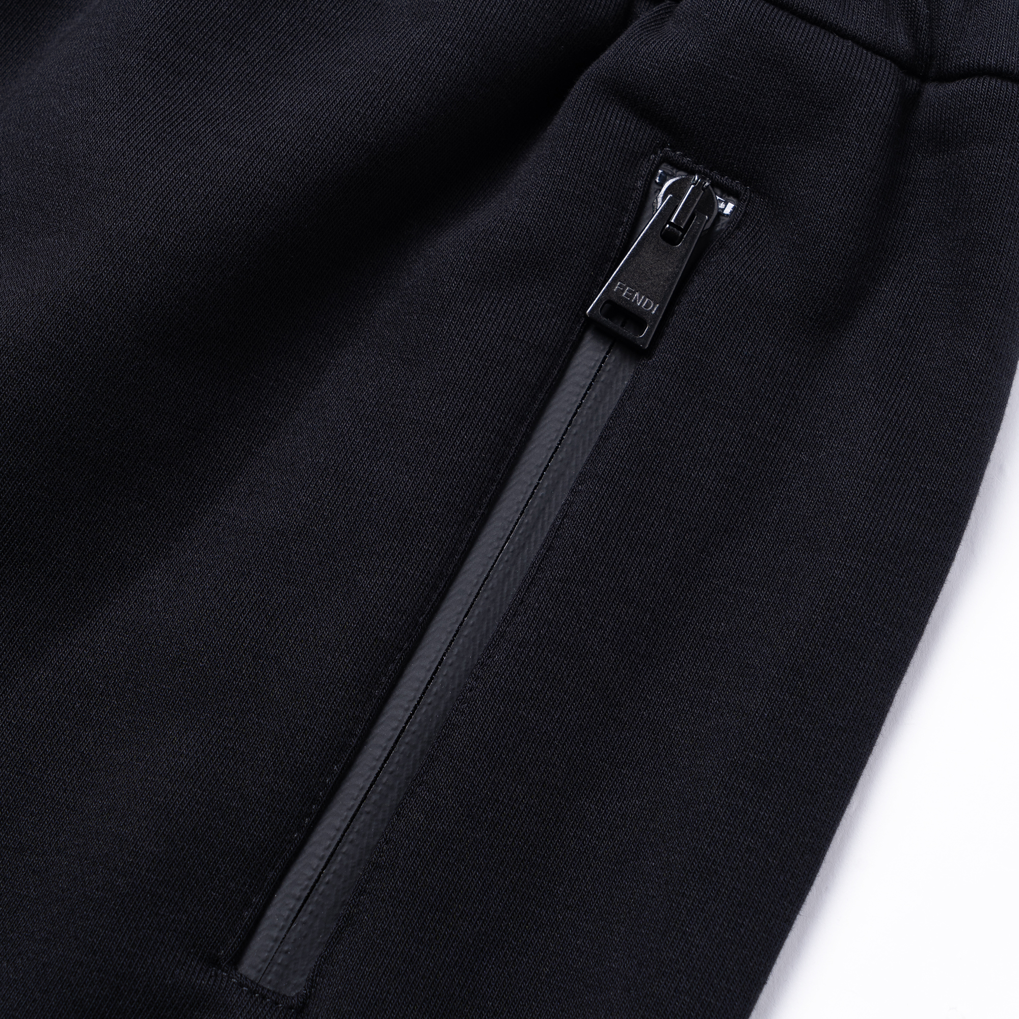 Cheap FENDI SS23 黑色拼接彈性腰抽繩休閒短褲 FAB656AN67F1KRX