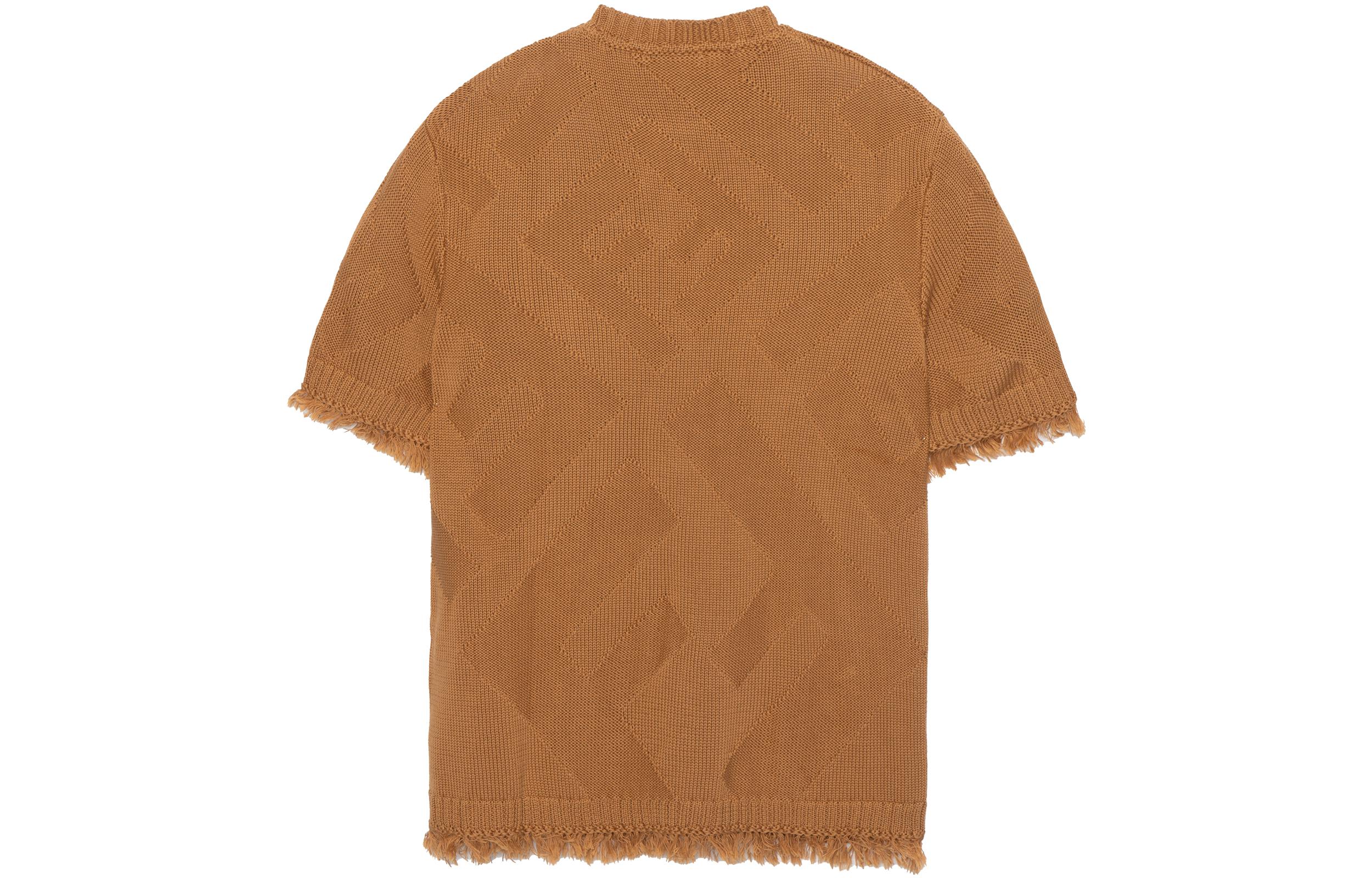 Lookbook FENDI SS23 棕色全版Logo流蘇細節針織毛衣。 FZX144AN3TF1FLO