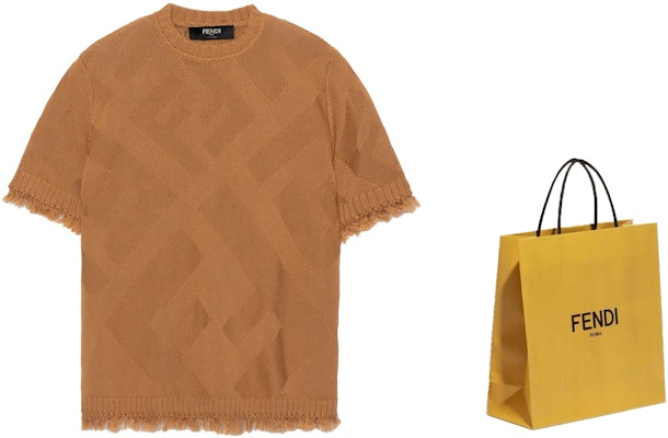 펜디 SS23 브라운 니트 스웨터 올오버 로고와 프린지 디테일. FZX144AN3TF1FLO Shop 펜디 SS23 브라운 니트 스웨터 올오버 로고와 프린지 디테일. FZX144AN3TF1FLO