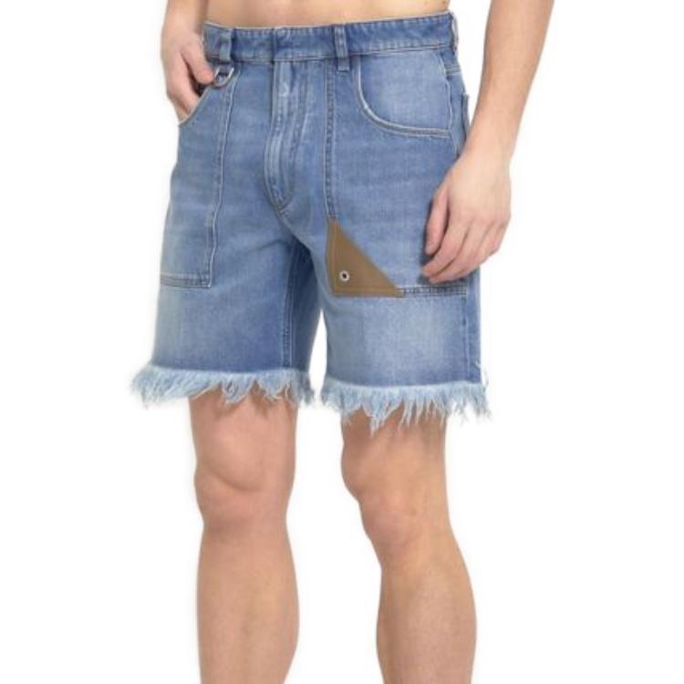 Lookbook FENDI SS23 拉链纽扣款流苏牛仔短裤. FLP307AN4WF0QG
