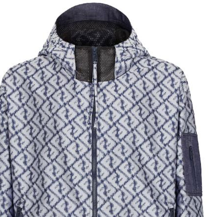 Sizing FENDI SS23 银蓝色标志印花拉链连帽外套。 FAA890AN62F1KRN