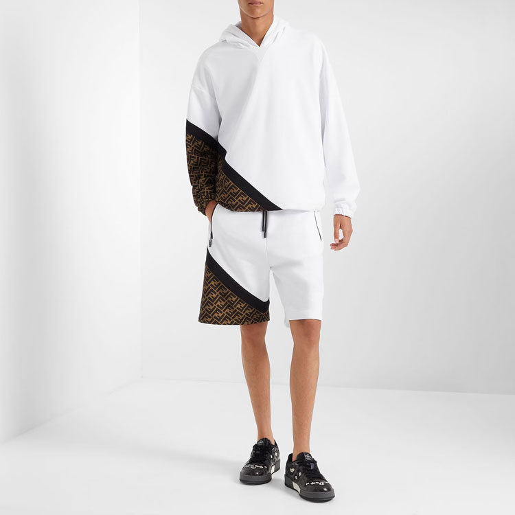 Shop FENDI SS23 白色logo印花弹力抽绳短裤. FAB656AN67F1KRQ